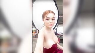 Mon 2k lộ hàng trên livestream