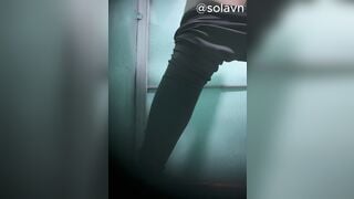 Quay lén gái đi đái 2