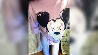 Em gái miền tây có sở thích búng lồn vs nhổ lông lồn khẩu dâm khi đc tặng xu