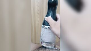 Sục cu với kem đánh răng