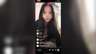 Hai em gái livestream thủ dâm show hàng