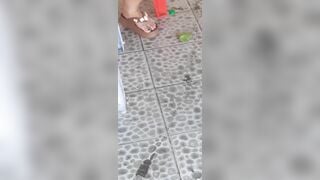 Đi ăn uống không bgio mặc quần lót