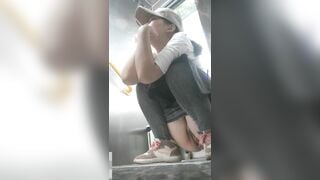 Quay lén gái đi đái tập 4