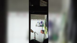 Quay lén nhỏ e dáng ngon tắm rửa lồn p6