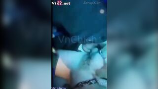 Lén lút đụ em trên xe khách cabin đôi cảm giác vừa sợ vừa sướng 2