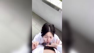 Em gái bú cu public bị bắn tinh đầy mặt
