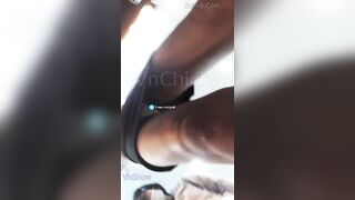 Quay lén em gái làm ở điện máy xanh lòi hết lông lồn ra ngoài si líp dâm vkl