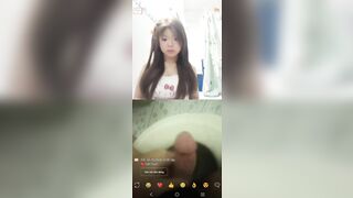 Mở mắt to quá