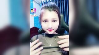 Em gái Việt #LamLucky #YYLive xinh đẹp livestream khoe thân show hàng lam only