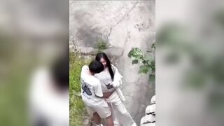bắt bạn trai móc lồn bú vú giữa đường sướng đái ra quần