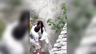 bắt bạn trai móc lồn bú vú giữa đường sướng đái ra quần