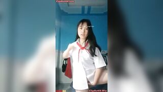 Cô bé quàng khăn đỏ show lồn thủ dâm ngon vãi nho
