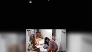 Em học sinh ở nhà với em trai cởi trần truồng phản cảm