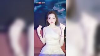 Hoàng Ngọc Chinh, Album e học sinh chát sex thủ dâm lồn ngon