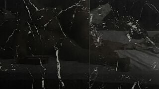Đeo tai phone nghe tiếng rên của em ấy