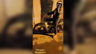 Độc lạ, E học sinh chạy grap gạ azai có vợ ra đồng địt nhau