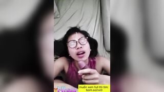 Bắn tinh vào mặt con đĩ đeo kính cận dâm đãng 2