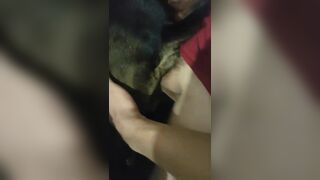 Em chỉ chông lồng còn việc đâm để anh