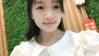 Em ko dùng app anh nhìn em nứng hum