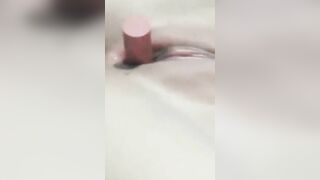 Em học Sinh mới lớn bím non thủ dâm với thỏi son