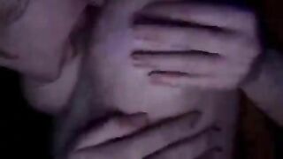 Bú vú người yêu