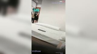 Clip sex Tàu khựa qua việt nam chơi gái còn livestream trên SWAG live - Phần 4