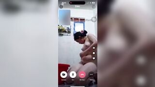 Chat sex em học sinh tắm cơ thể đẹp