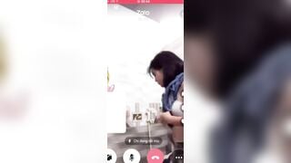 Em học sinh *** tên Chi show tắm