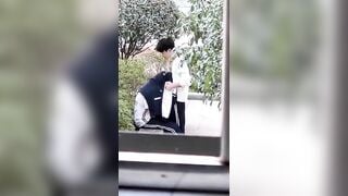 em học dinh bú cu cho bạn trai ngay ngoài đường