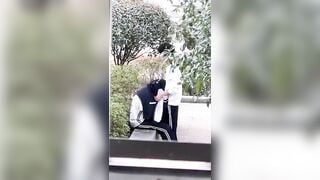 em học dinh bú cu cho bạn trai ngay ngoài đường