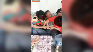 Anh Zai Chưa Vợ Bị 4 Con Mụ Già Quây *** Trông Khổ Vl