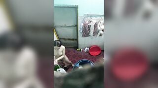 Rình em hang xóm tắm lộ hàng