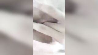 Em học Sinh mới lớn lồn non thủ dâm