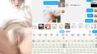 Dụ dỗ được em loli mới lớn call video khoe lồn siêu non