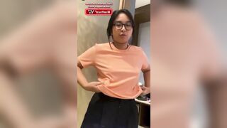 Địt con bạn chubby của đứa em gái vú to lồn múp