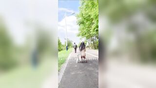 Cô gái khoe lồn trước mặt người lạ 29