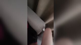 Phát hiện đứa em gái học sinh loli mình dây thủ dâm nhét luôn con cặc vào địt tê chim