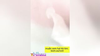 Thủ dâm lỗ đít bằng 2 quả dưa leo 3