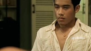 Clip Hot Con Ghẻ Tắm Cho Mẹ Kế Chung Lệ Đề Không Kiềm Chế Được Địt Luôn