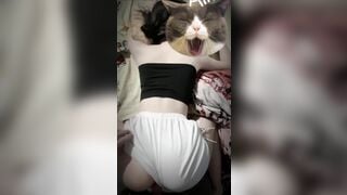 Doggy em ghệ mông to còn mặc đồ