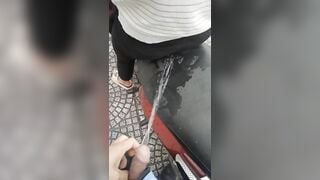 Đái lén lên mấy e gái ngoài đường