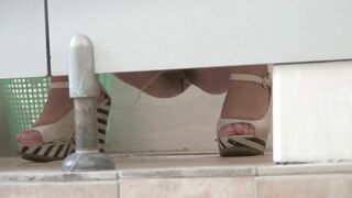 Toilet voyeur