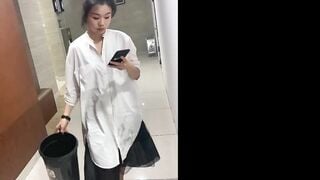 Toilet voyeur 2