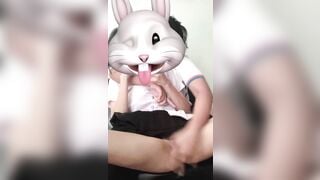 còn nhỏ mà dămm