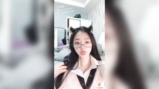 em gái xinh thủ dâm 2