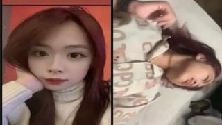 Tú Uyên rên khe khẽ sợ hàng xóm biết đang địt bạn trai