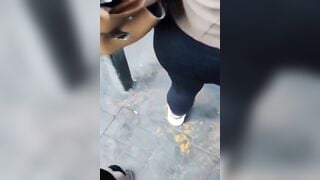 Xuất tinh lên mông e gái ngoài đường