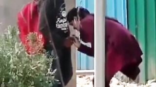 2 e Dân Tộc học sinh djt nhau xong trường học bị phát hiện