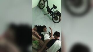 Quay lén 2 e học sinh lén djt nhau khi bố mẹ ko có nhà