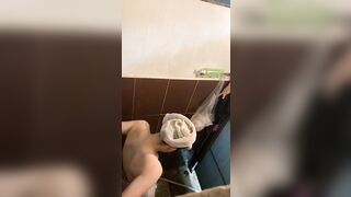 Quay Lén Nhìn Em Tắm Tự Nhiên Tháy Nứng Quá Phần 13